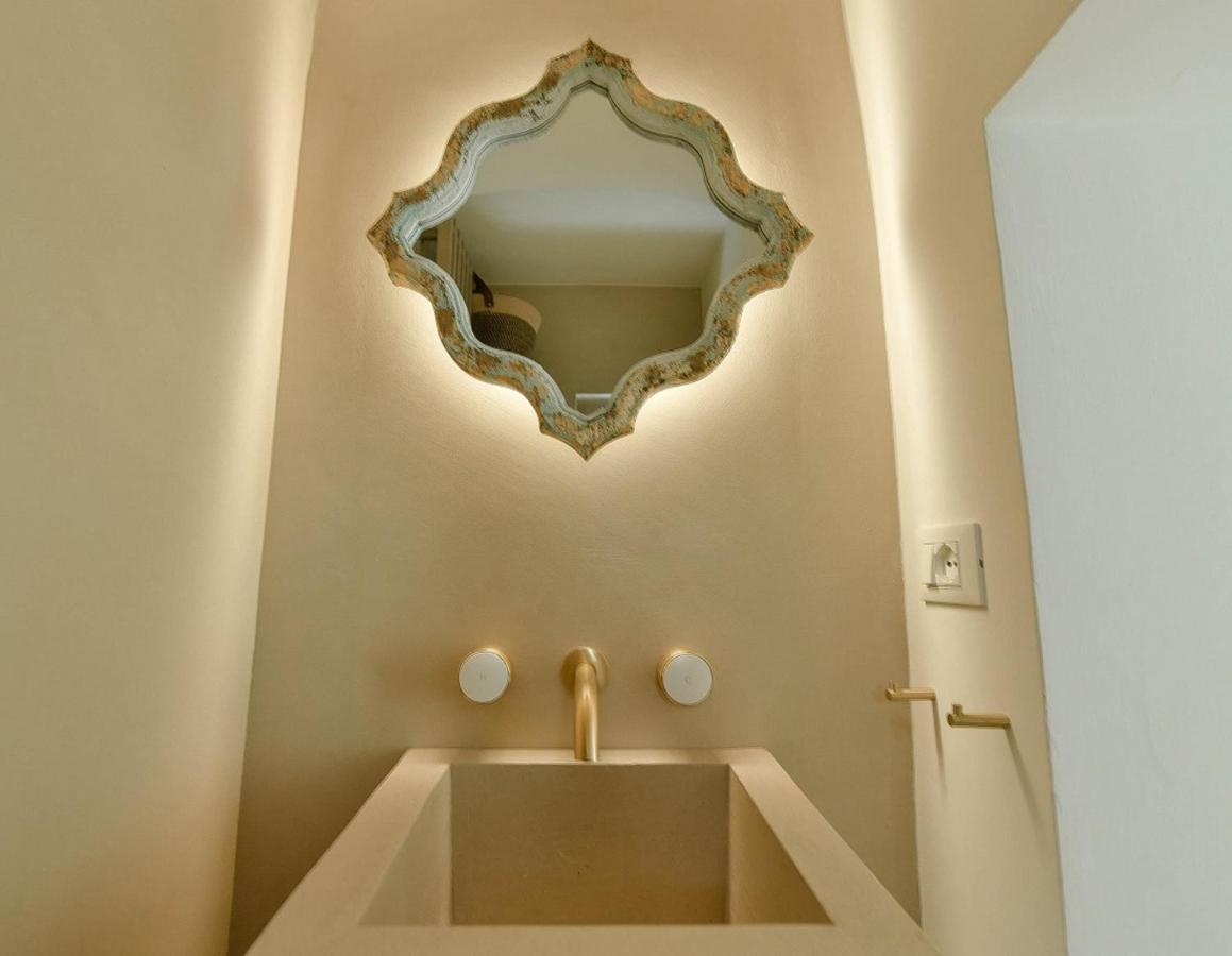 Eurydice With Infinity Jacuzzi